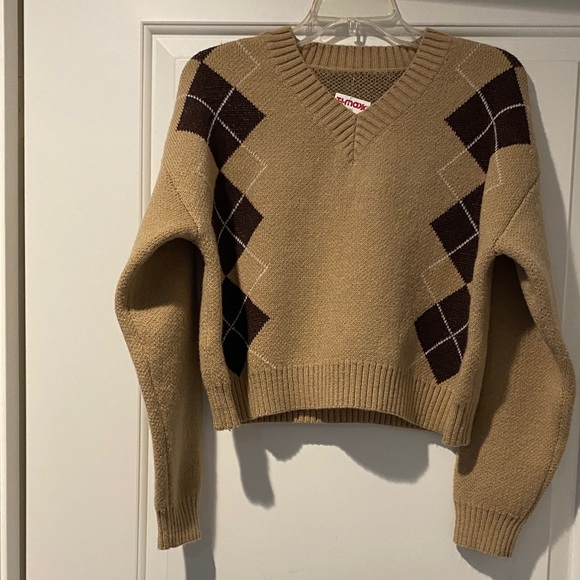 Sweaters - Tan Argyle V-Neck Sweater